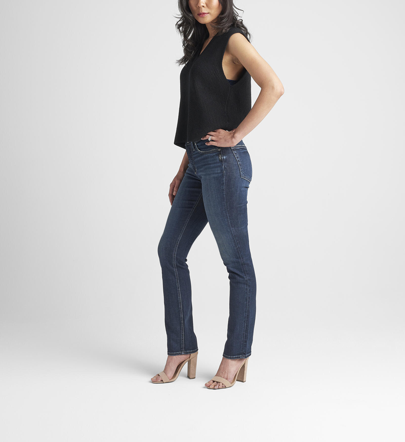 Timeless and Flattering: Women’s Mid-Waisted Straight Leg Jeans