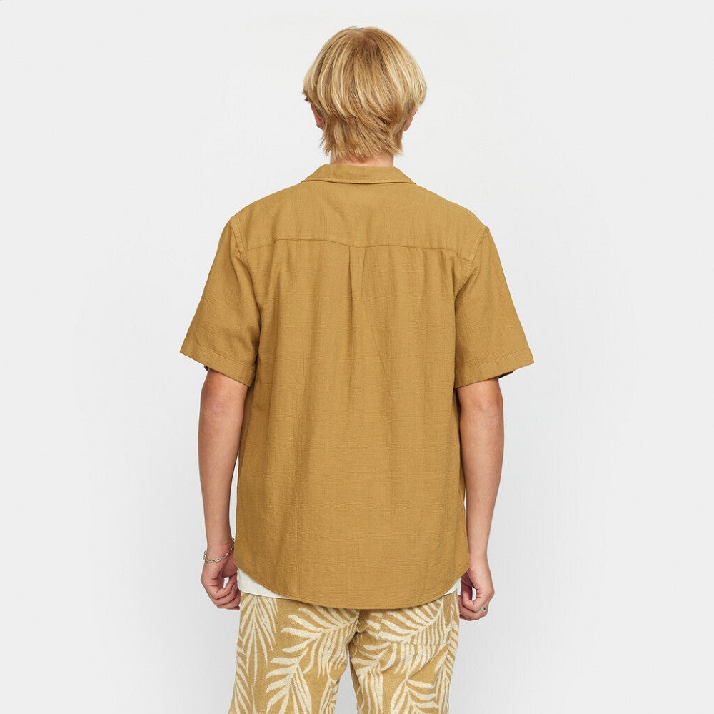 short sleeve shirt