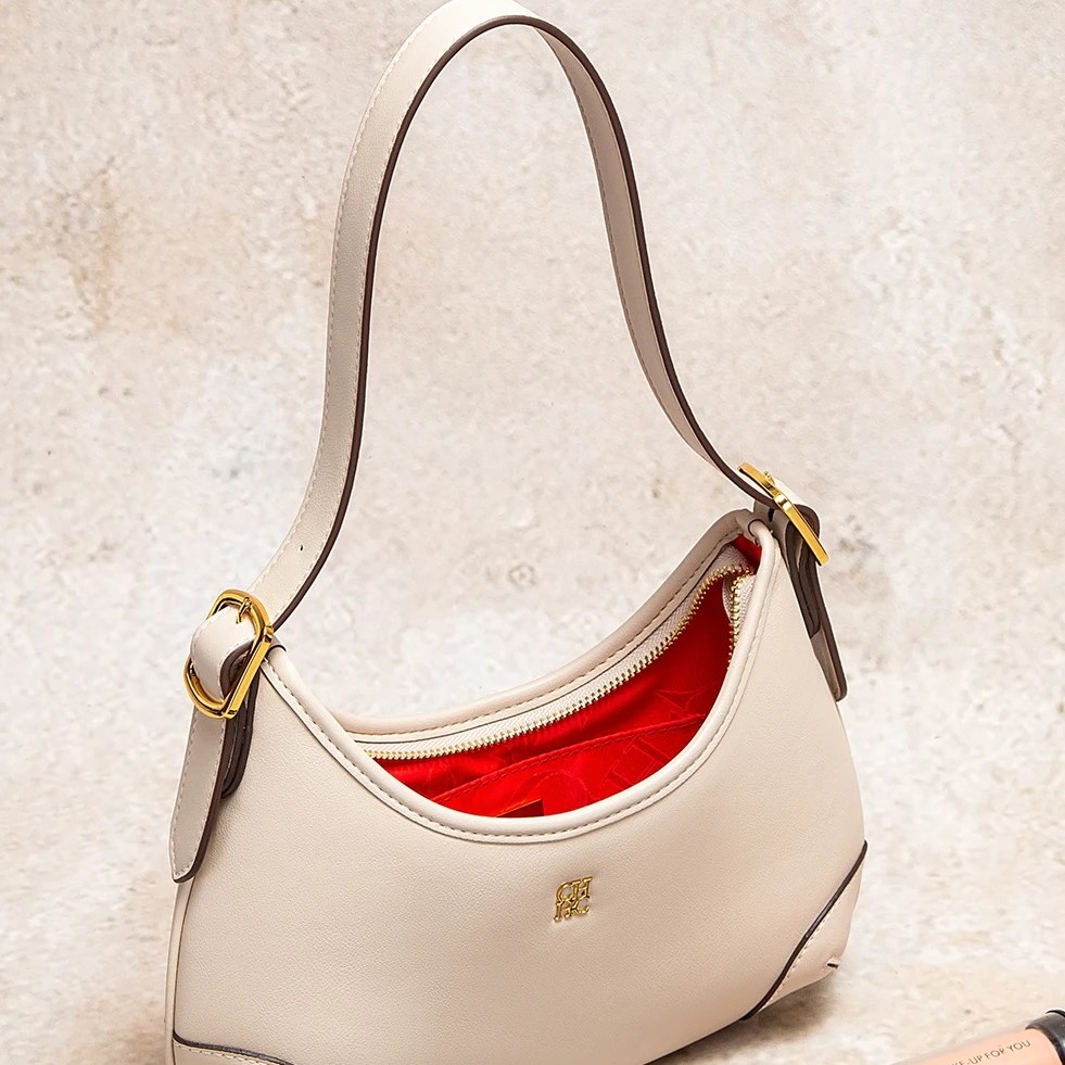 classic handbag style